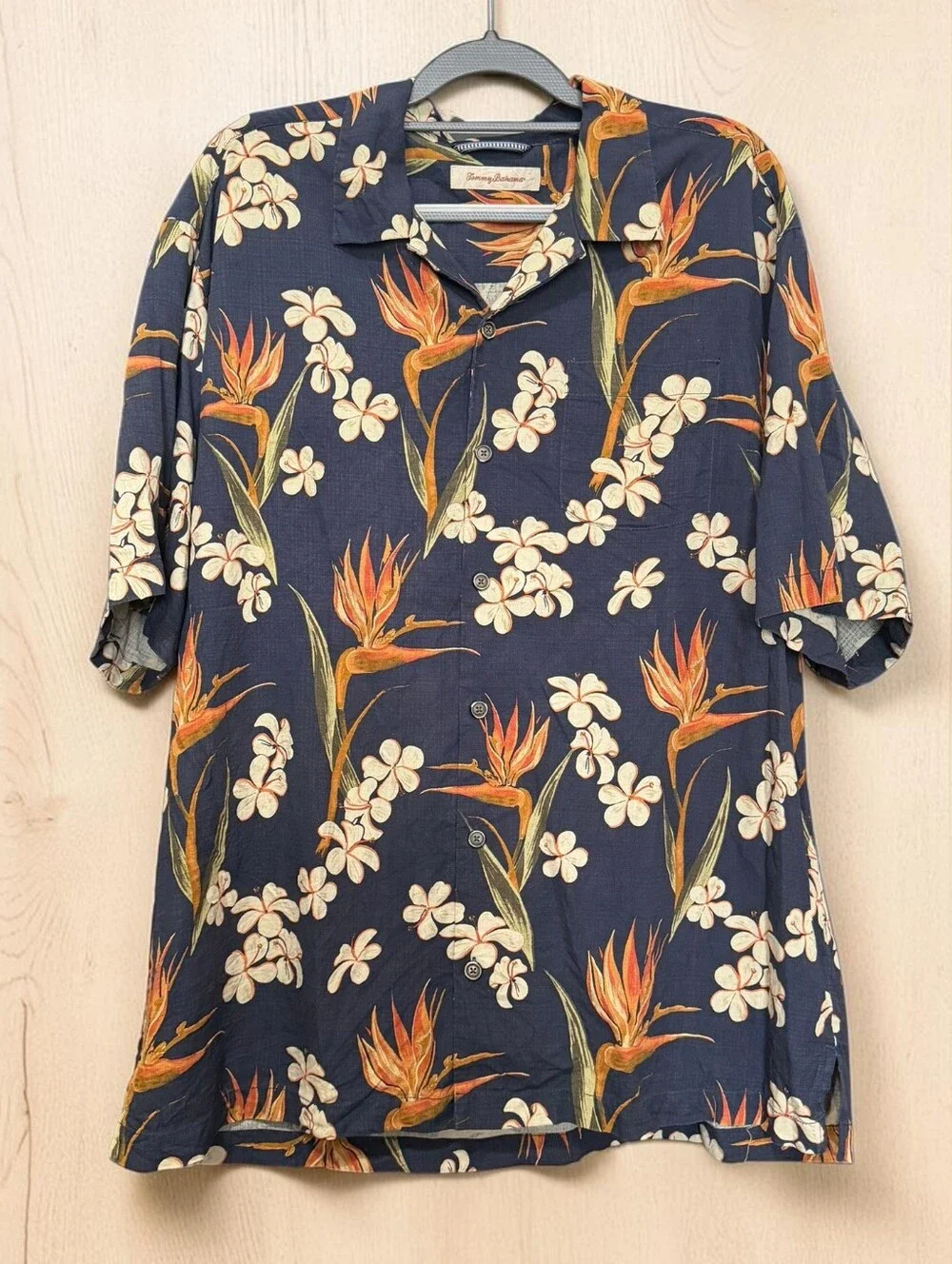 Tommy Bahama Men's XL 100% Silk Hawaiian Camp Shirt Blue Bird of Paradise Floral